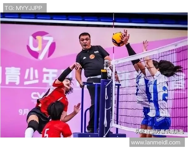 杭州排球队配合默契再创新高助力球队在全国赛场上崭露头角 杭州排球队配合默契再创新高助力球队在全国赛场上崭露头角