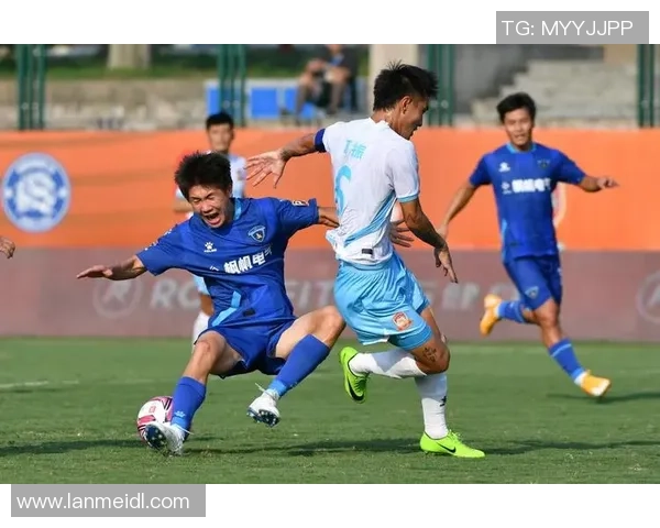 南京足球队团队协作探讨:如何在赛场上实现默契与胜利 南京足球队团队协作探讨:如何在赛场上实现默契与胜利